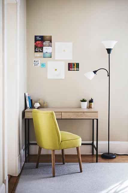 Bureau : faire un fauteuil chez un tapissier